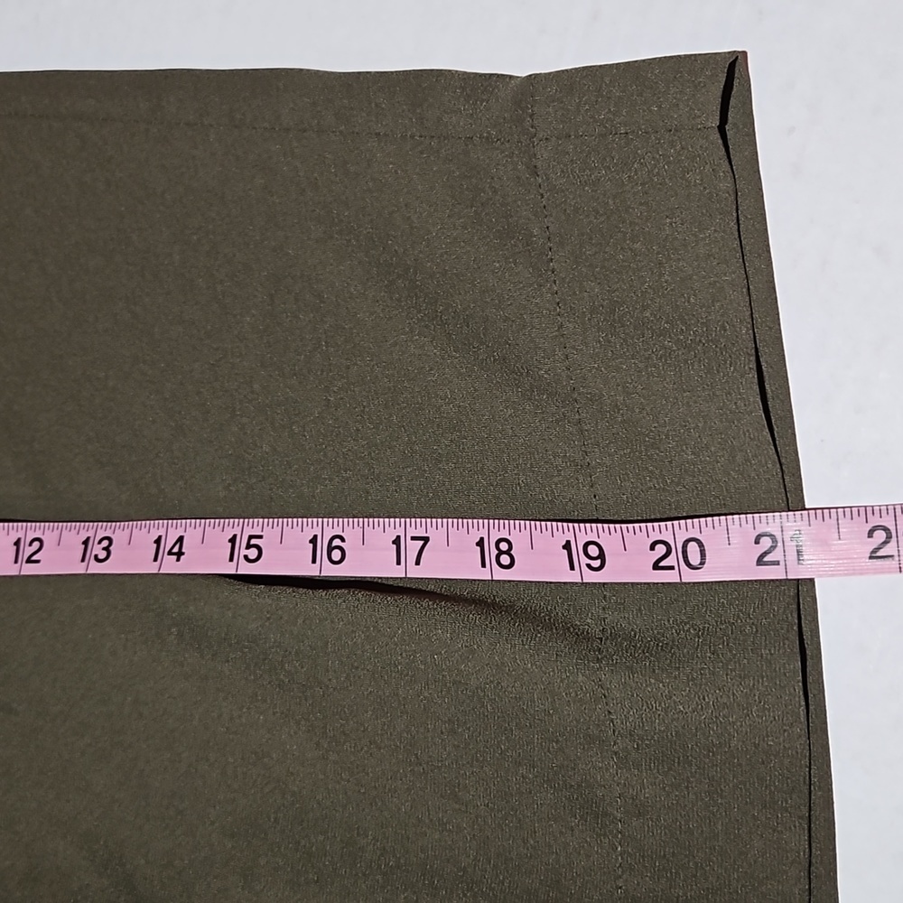 Liz Claiborne | Olive Green Lightweight Pencil Skirt - Picture 9 of 10